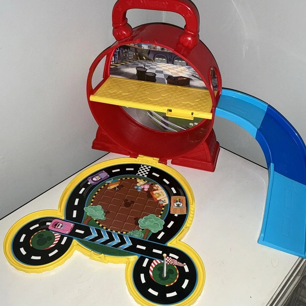 Disney‎ Junior Mickey Stow 'N Go Garage Tracks Case Roadster Racers Minnie Car